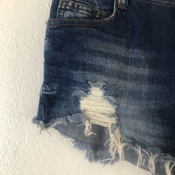 Cotton on distressed Blue Jean Shorts size 8 - Picture 2 of 6